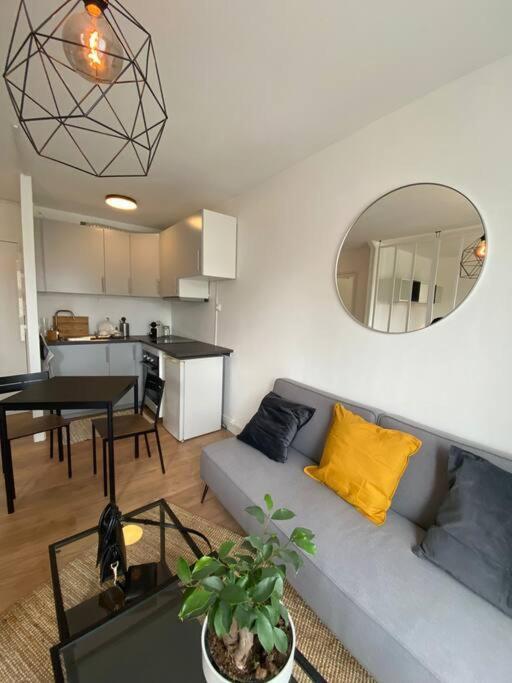 Superbe Studio Avec Parking Gratuit Sur Place Paray-Vieille-Poste Eksteriør billede